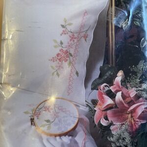 Vintage Tobin Stamped Pillowcases for‎ Embroidery Set 2 Floral Design Scallop